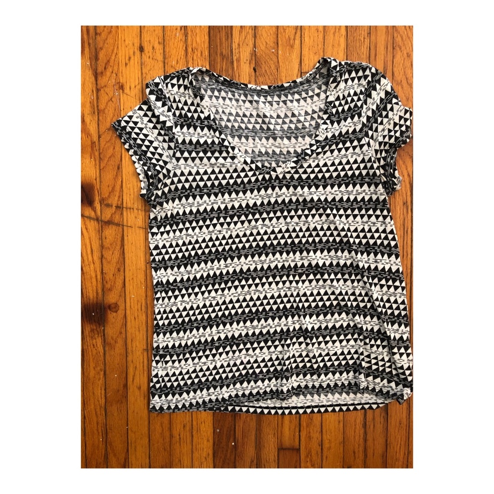 Geometric soft Tee